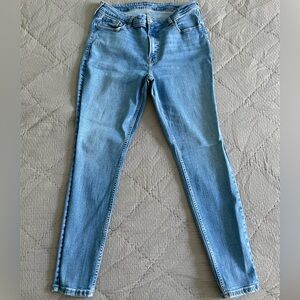 Old Navy High-Rise Rockstar Super Skinny Jeans Light Wash Size 16